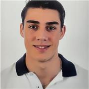 Estudiante de ingeniería aeroespacial imparte clases para alumnos de ESO, primaria y bachillerato en materias de ciencias.